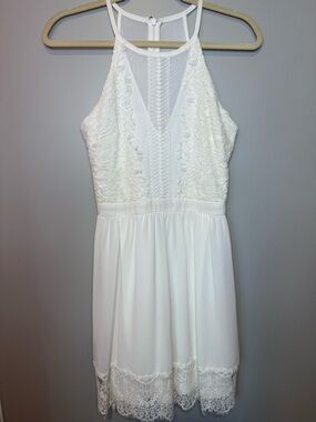 Francesca's White Textured Lace Dress